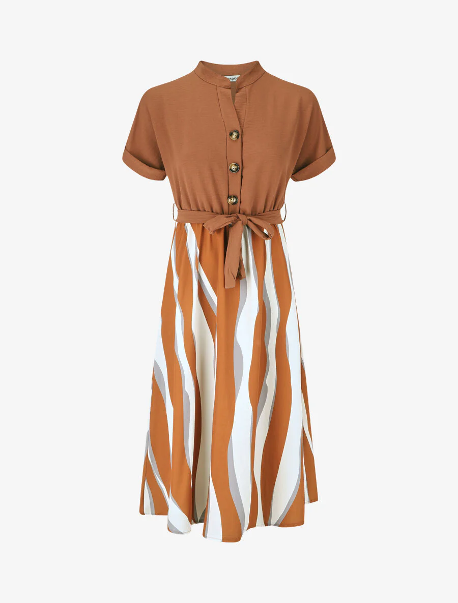 Vestido midi de manga corta con estampados gráficos - Camello